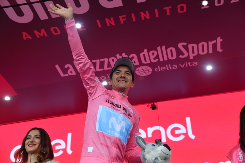 https://www.giroditalia.it/wp-content/uploads/2020/02/live_fixture_img_carapaz.jpg