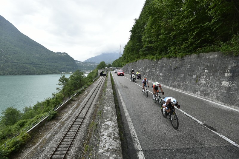 https://www.giroditalia.it/wp-content/uploads/2020/02/live_fixture_img_treno.jpg