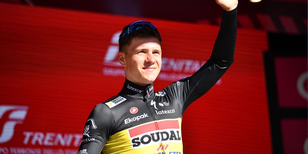 Remco Evenepoel vince la cronometro inaugurale del Giro d'Italia ed è